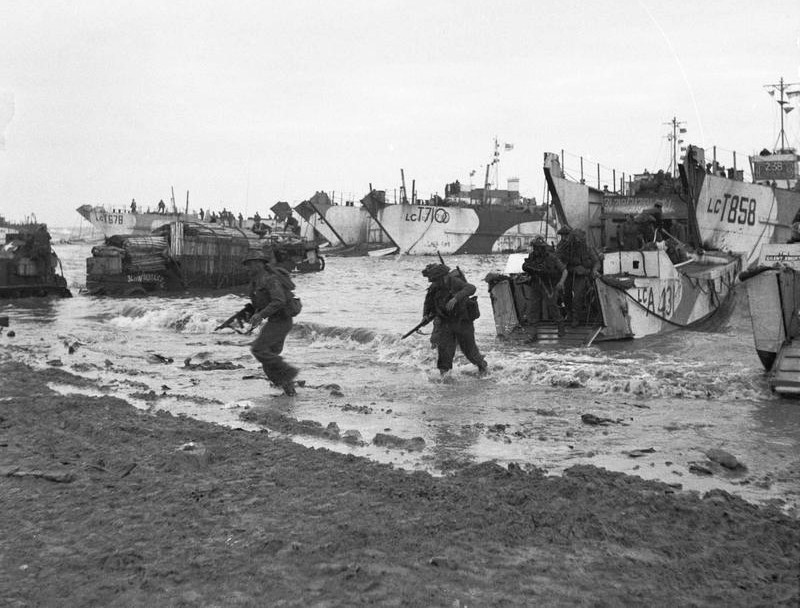 Royal Marines of 47 RM Commando coming ashore on Jig Green beach Gold area 6 June 1944 - 6 No 5 Army Film & Photographic Unit - Photographer Sergeant Midgley - Imperial War Museums image B 5246